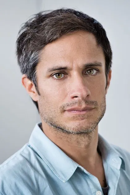 Profile of Gael García Bernal